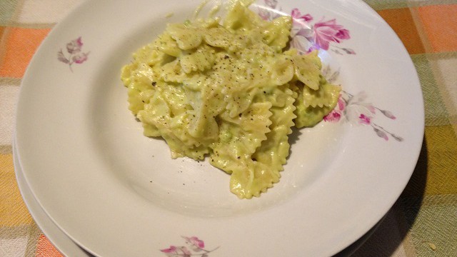 foto_come_far_mangiare_verdure_ai_bambini_pasta_con_crema_di_broccoli