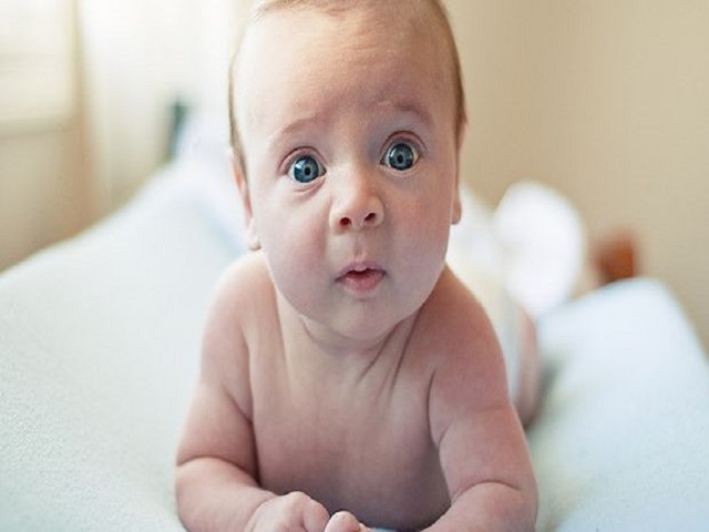vista neonati colore occhi