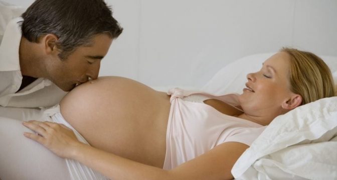 Fare l'amore in gravidanza 5 benefici sul parto