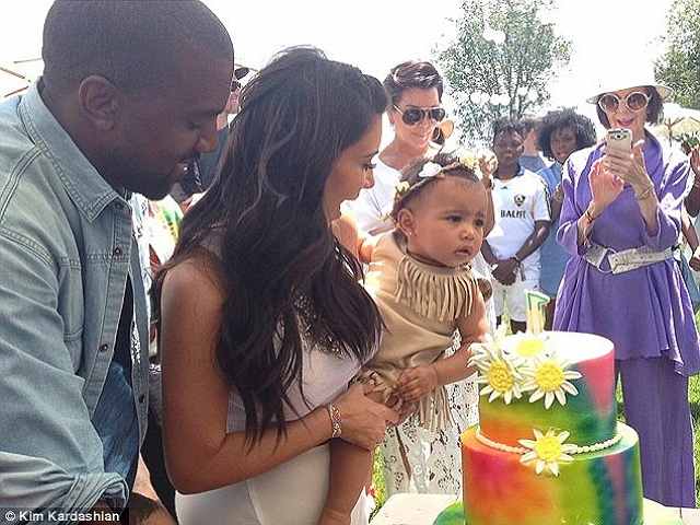 torta primo compleanno figlia kim kardashian