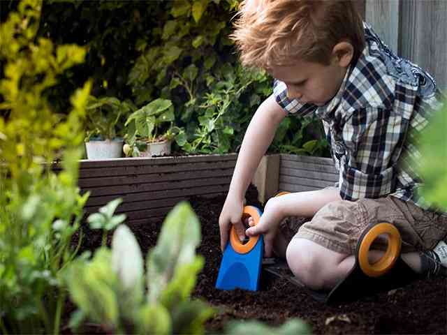 metodo montessori in pratica giardinaggio