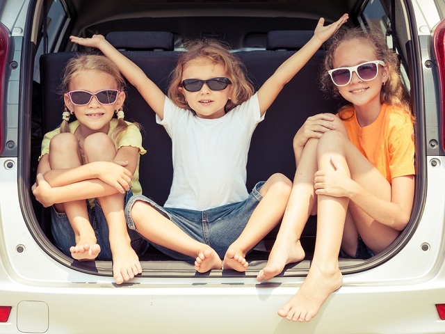 foto bambini in macchina