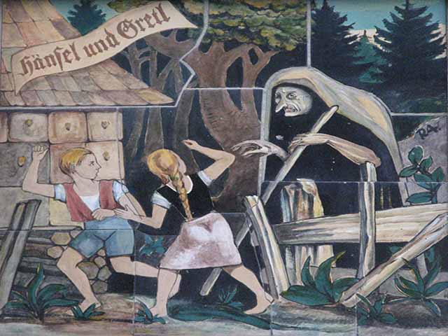 Foto Hänsel e Gretel scappano dalla strega