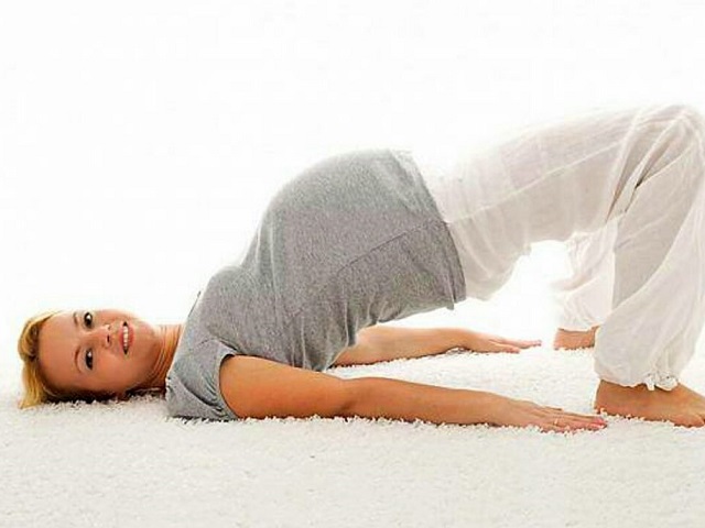 foto esercizi in gravidanza