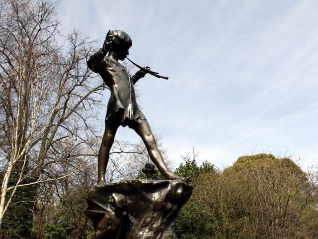 foto Peter Pan statua